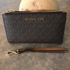 NWOT Michael Kors Double Zip Jet Set Wallet